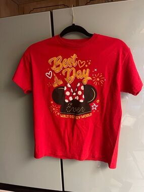 Disney Red Kids Large T-shirt Tee with  'Best Day Ever’ Walt Disney World